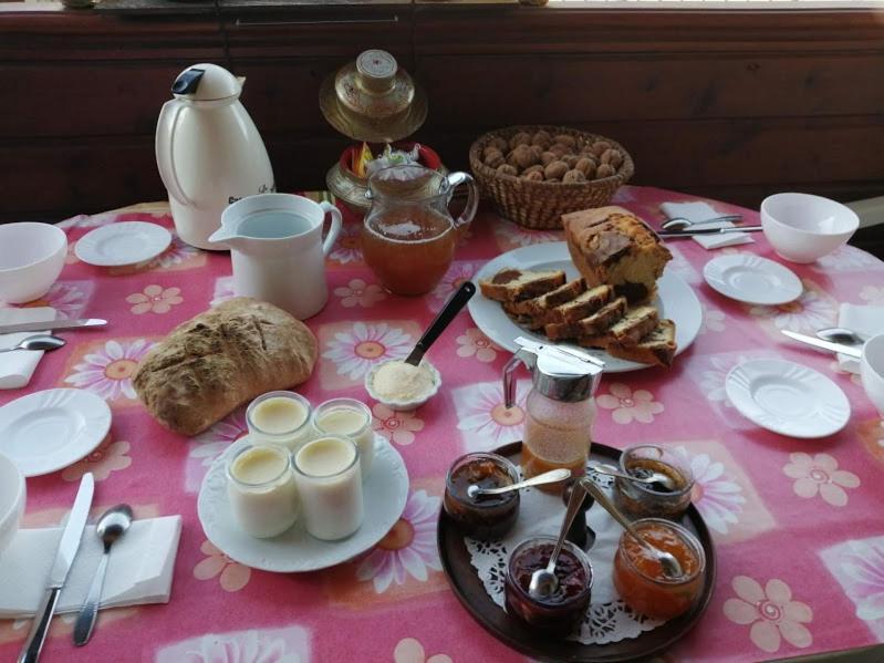 Bed and Breakfast Le Fidele Saint-Chamant Екстер'єр фото