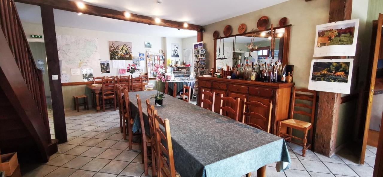 Bed and Breakfast Le Fidele Saint-Chamant Екстер'єр фото