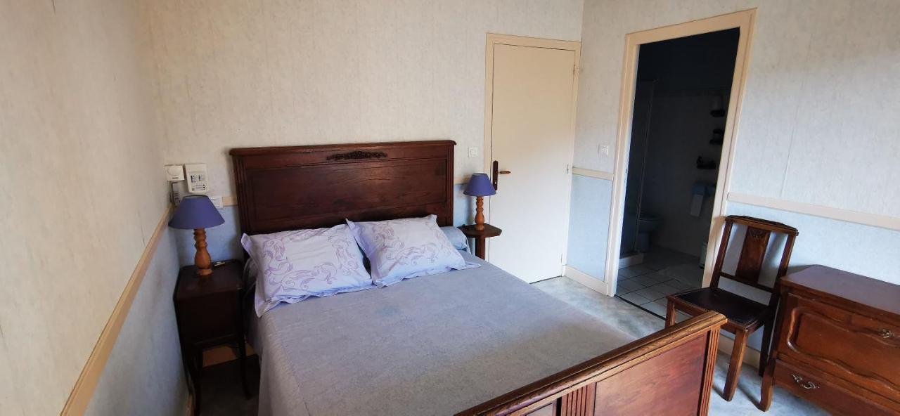 Bed and Breakfast Le Fidele Saint-Chamant Екстер'єр фото