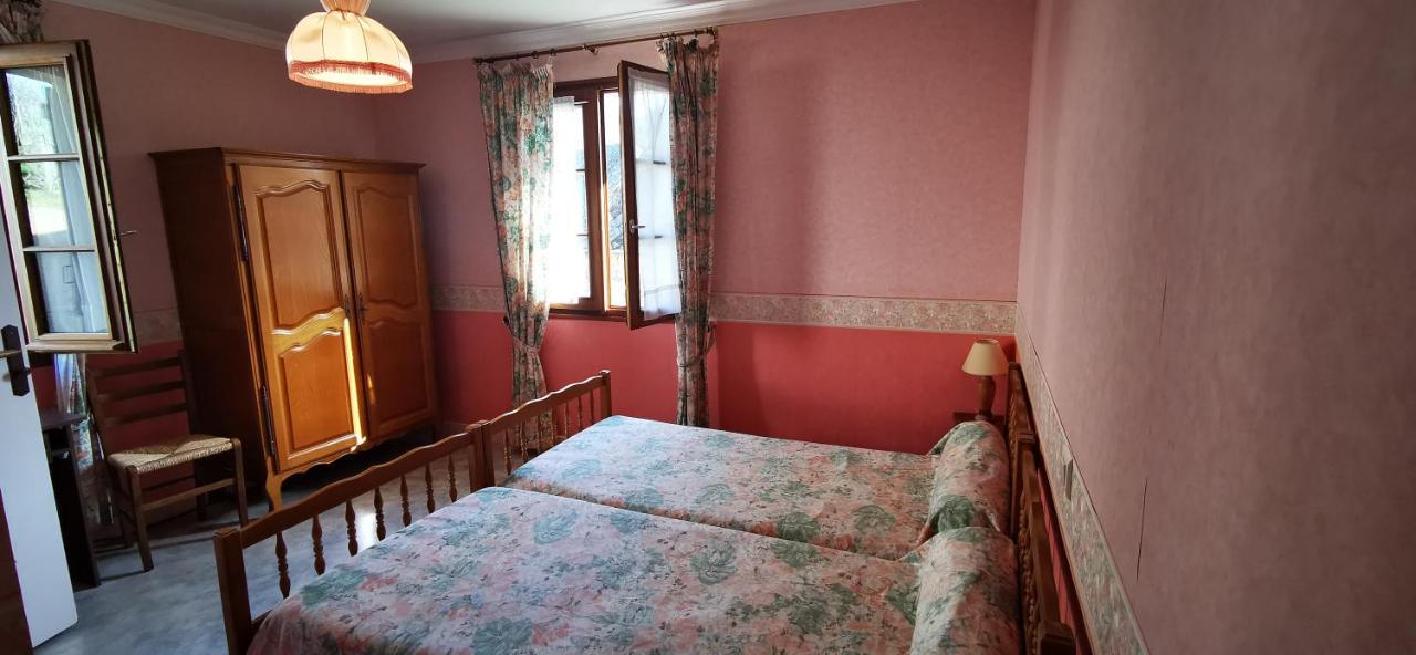 Bed and Breakfast Le Fidele Saint-Chamant Екстер'єр фото