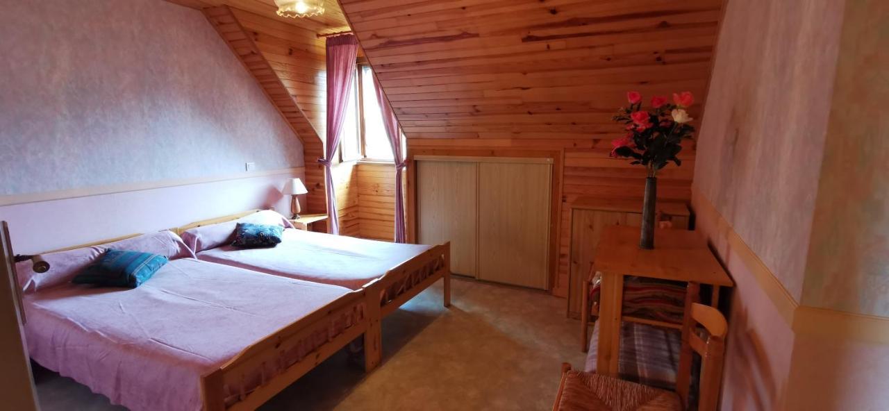 Bed and Breakfast Le Fidele Saint-Chamant Екстер'єр фото